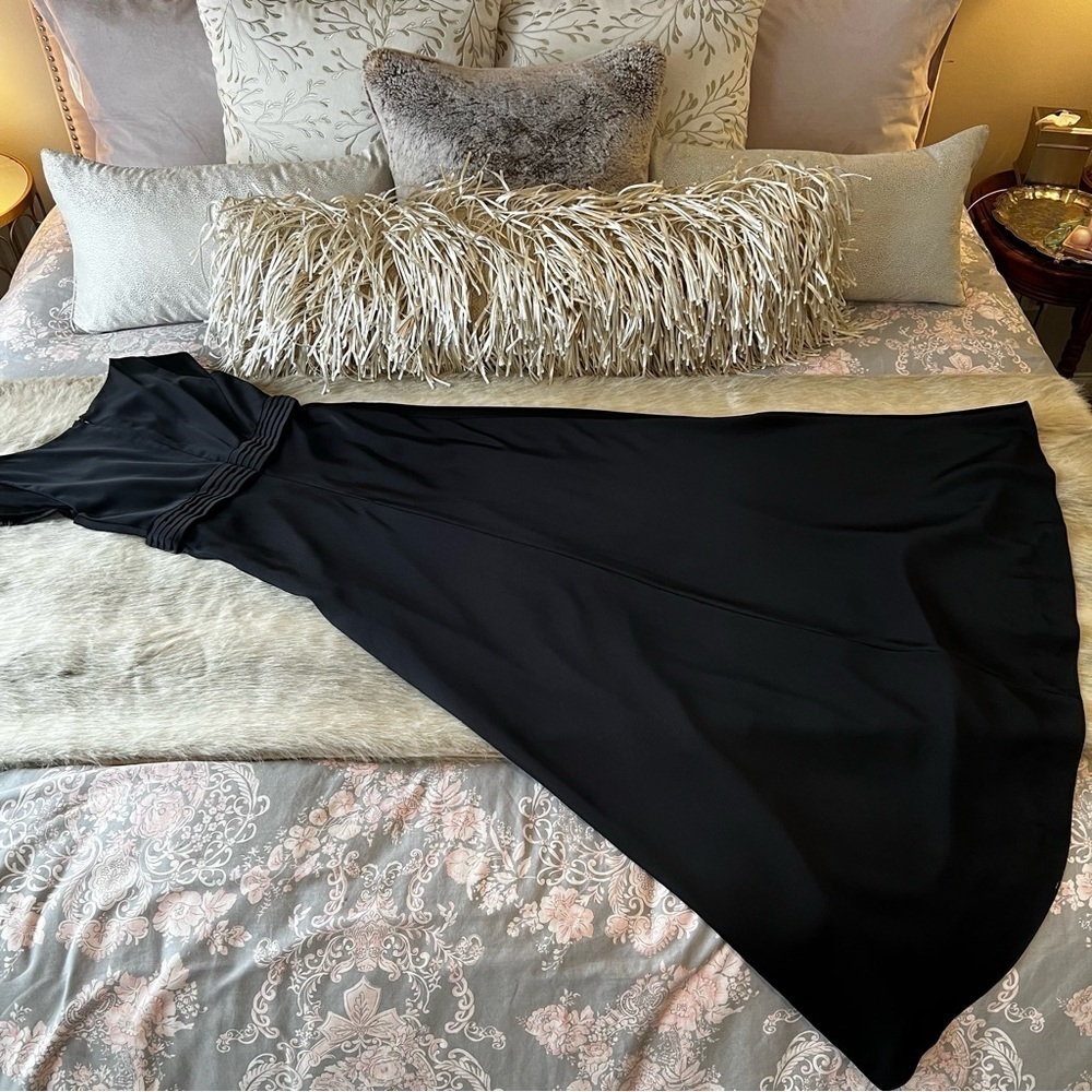Vintage but New CALVIN KLEIN Long Formal Grown Dress 4 Keyhole Cap Sleeves Black